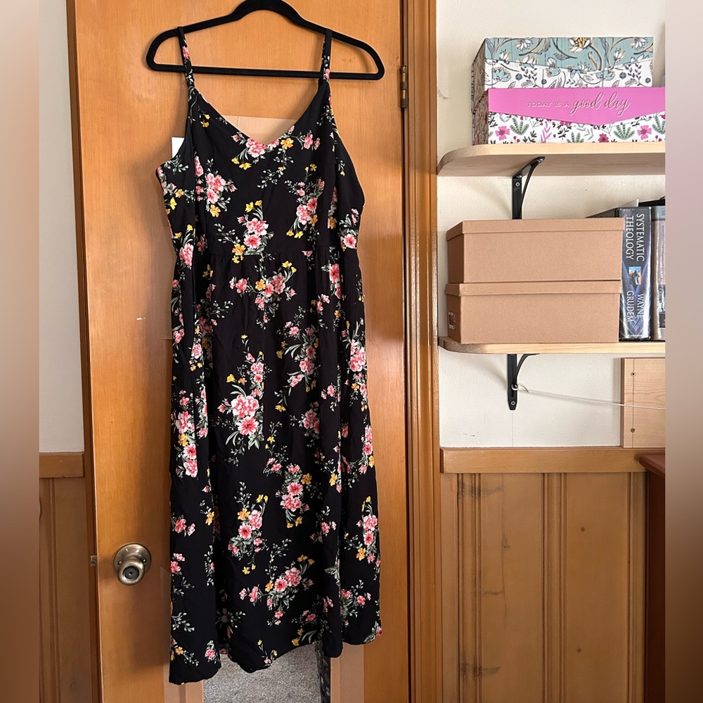 Old Navy Black and Pink Spaghetti Strap Midi Sundress
